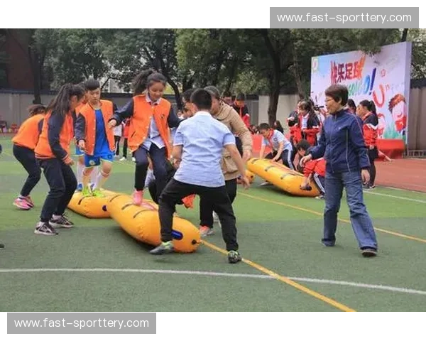 蓝血荣光的守望与江城铁血的突围：一场超越胜负的绿茵博弈
