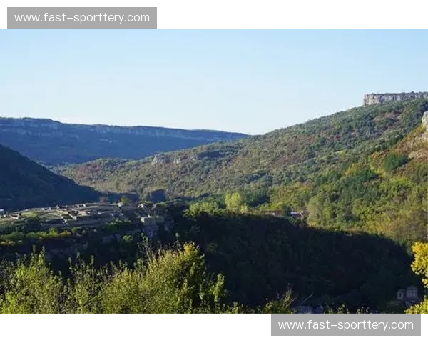 穿越亚欧的灵魂对话：当东方巨龙遇见巴尔干明珠——中国与马其顿的深度博弈与共鸣